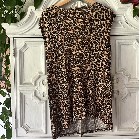 Miss Tina Leopard Print Top with Faux Belt and Chain Detailing Size Large 12/14 - Picture 2 of 7